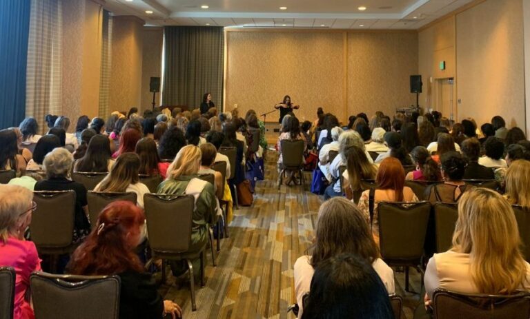 Motivan a las mujeres a alzar la voz 