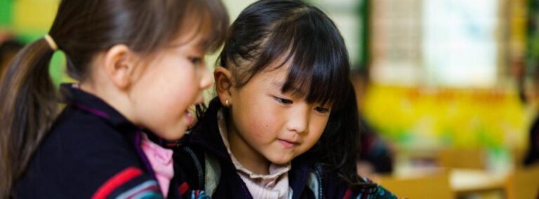 Educación multilingüe: un pilar del aprendizaje intergeneracional