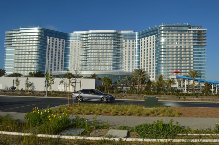 Inauguran el magno hotel Gaylord Pacific